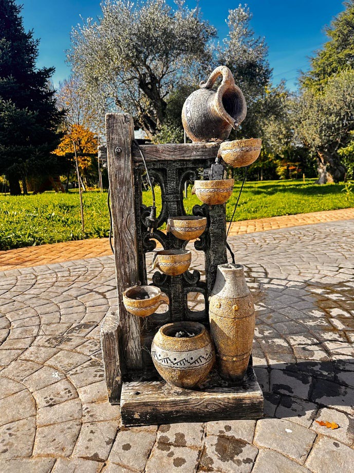 fontana-decorativa-a-cascata-con-anfore-€110